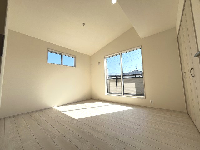 【寝室】 | 福岡市南区屋形原1丁目　2号棟（全2棟）【仲介手数料無料・0円】 | 施工例。施工例は完成時と異なる場合があります。