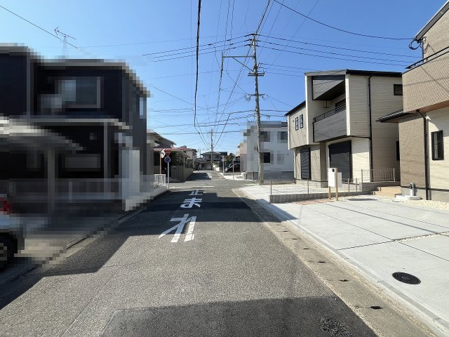 【その他】 | 福岡市南区屋形原1丁目　2号棟（全2棟）【仲介手数料無料・0円】 | 現地写真。前面道路です。