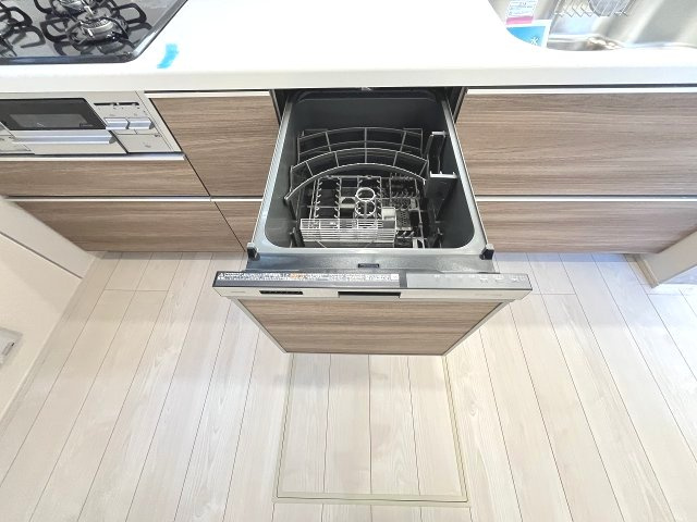 【キッチン】 | 福岡市南区屋形原1丁目　2号棟（全2棟）【仲介手数料無料・0円】 | 施工例。施工例は完成時と異なる場合があります。