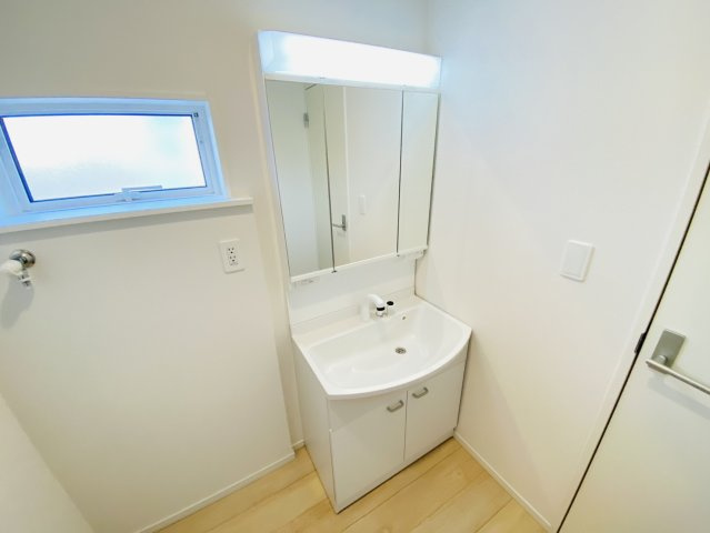 瑞穂市　生津天王東町１丁目（穂積駅） 2階建の独立洗面台