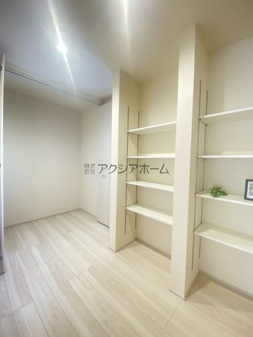 所沢市下安松・全2棟　新築一戸建　2号棟　～LDK18帖～の収納|パントリー