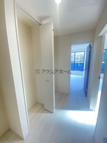 所沢市下安松・全2棟　新築一戸建　2号棟　～LDK18帖～の収納|2階廊下収納