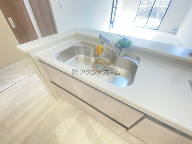 所沢市下安松・全2棟　新築一戸建　2号棟　～LDK18帖～の設備|浄水器一体型水栓付シンク