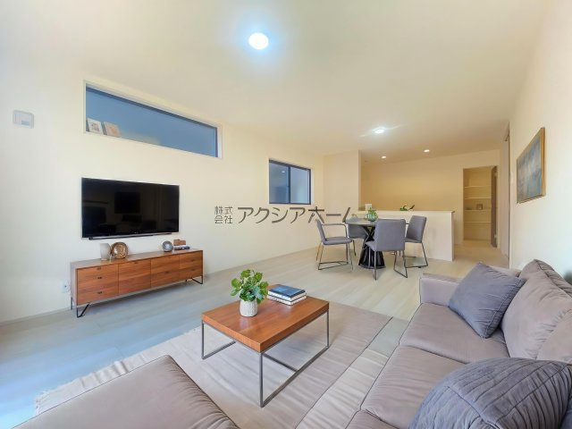 所沢市下安松・全2棟　新築一戸建　2号棟　～LDK18帖～の内装|LDK18帖（家具はCG画像での表示になります）