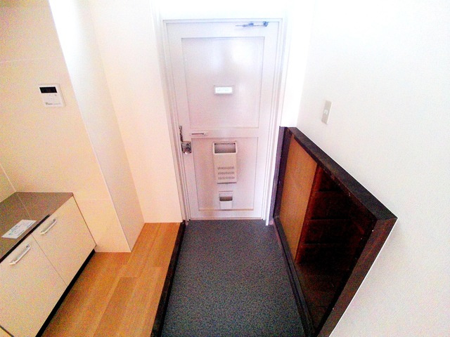 国玉マンションの玄関