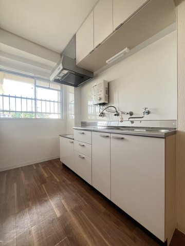 マルヤマハイツのキッチン|お料理しやすいキッチンです