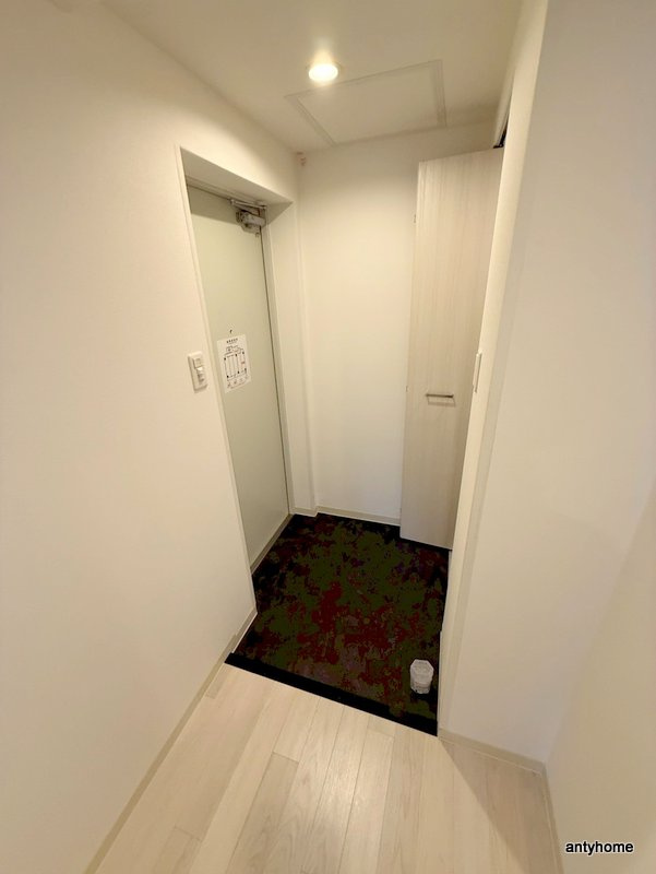 FlairNamba　仲介手数料無料の玄関