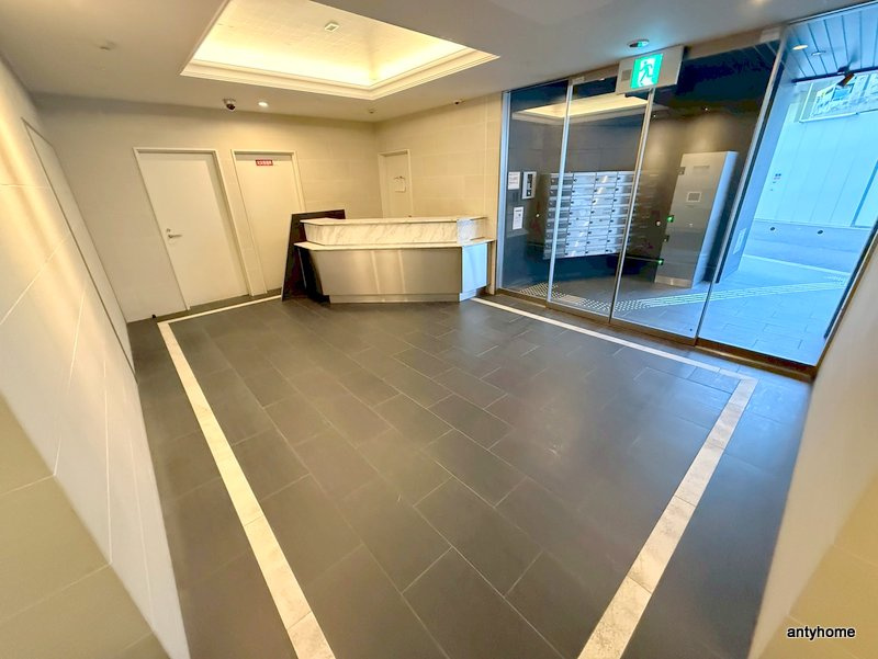 FlairNamba　仲介手数料無料のロビー