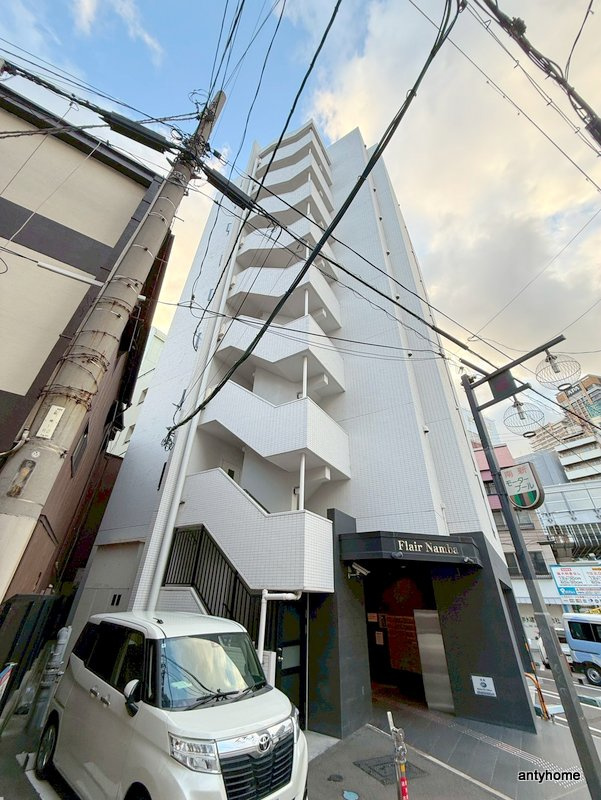 FlairNamba　仲介手数料無料の外観