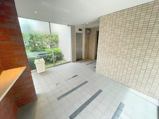 ESTABLE K.W.Nのロビー