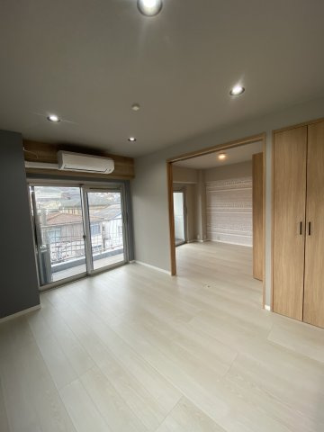 上高丸コーポラスの居間・リビング|ゆったり過ごせるリビングです