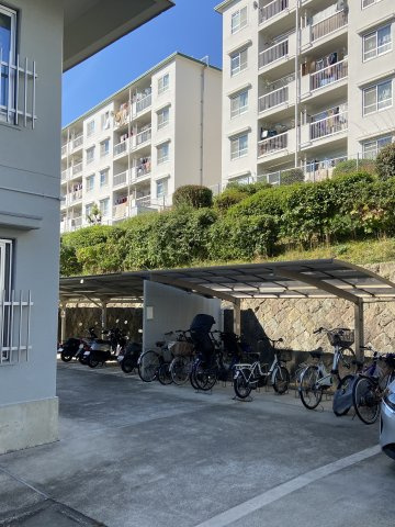上高丸コーポラスの駐輪場
