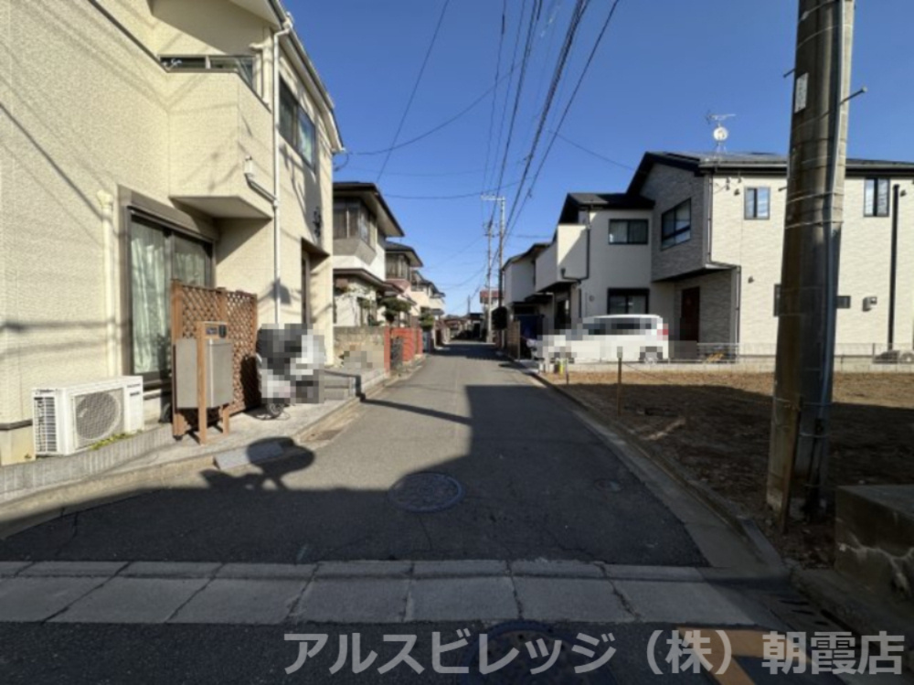 朝霞市宮戸3丁目　戸建の前面道路含む現地写真