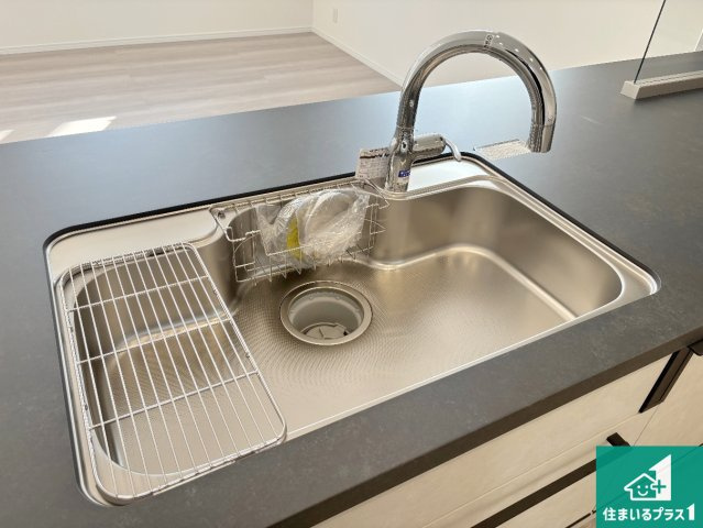 神戸市垂水区塩屋台　新築一戸建ての設備|洗い物も楽にできる、広々シンク！