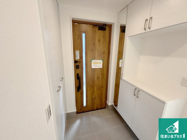 神戸市垂水区塩屋台　新築一戸建ての玄関|シューズボックスにはたくさんの靴が収納できるので玄関周りはいつもスッキリ！ご家族が増えても安心！