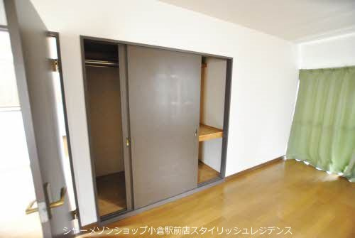 新高田１丁目　貸家の収納