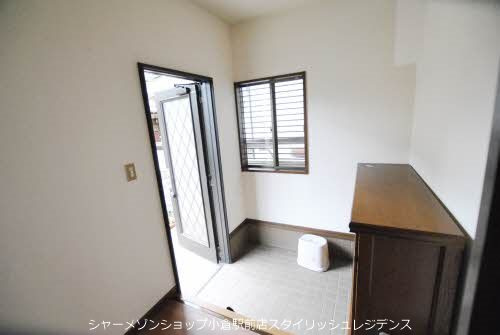 新高田１丁目　貸家の玄関