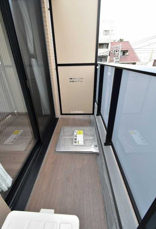 クレヴィスタ三軒茶屋　敷金０　分譲賃貸　ネット無料のバルコニー