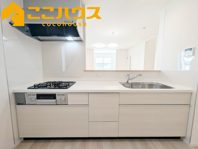 糸満市座波第2　クレイドルガーデン　新築戸建て　全4棟　2号棟のキッチン|家事のしやすいシステムキッチン