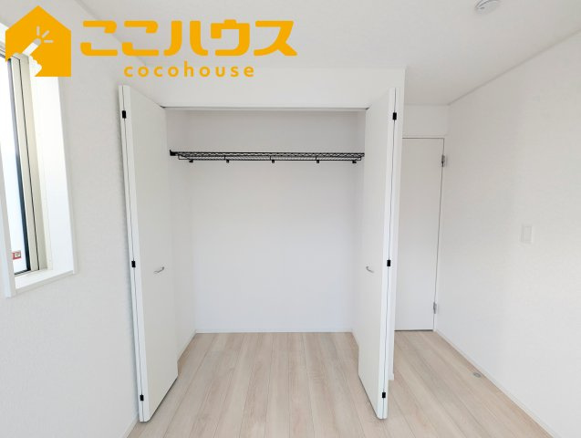 糸満市座波第2　クレイドルガーデン　新築戸建て　全4棟　2号棟の収納|洋服が多い方でも安心の収納力
