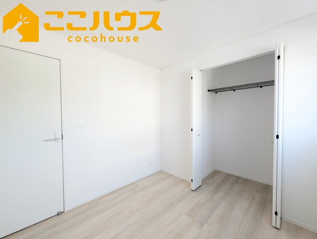 糸満市座波第2　クレイドルガーデン　新築戸建て　全4棟　2号棟の収納|洋服が多い方でも安心の収納力