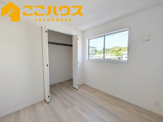 糸満市座波第2　クレイドルガーデン　新築戸建て　全4棟　2号棟の収納|洋服が多い方でも安心の収納力
