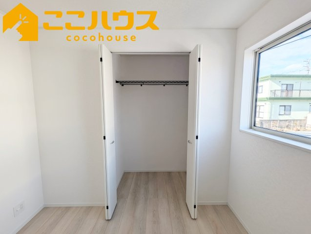 糸満市座波第2　クレイドルガーデン　新築戸建て　全4棟　2号棟の収納|洋服が多い方でも安心の収納力
