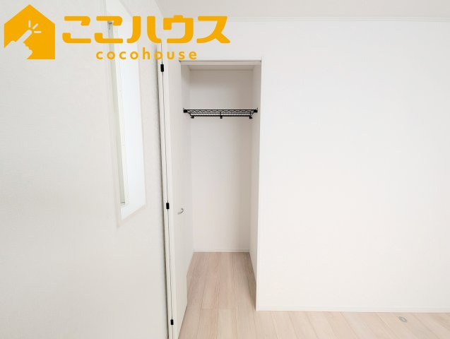 糸満市座波第2　クレイドルガーデン　新築戸建て　全4棟　2号棟の収納|洋服が多い方でも安心の収納力