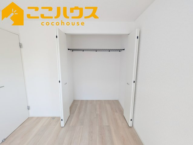 糸満市座波第2　クレイドルガーデン　新築戸建て　全4棟　2号棟の収納|洋服が多い方でも安心の収納力
