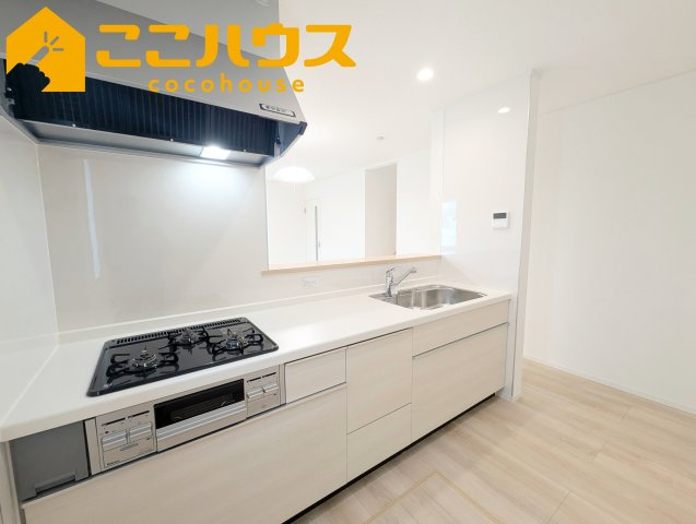 糸満市座波第2　クレイドルガーデン　新築戸建て　全4棟　2号棟のキッチン|家事のしやすいシステムキッチン