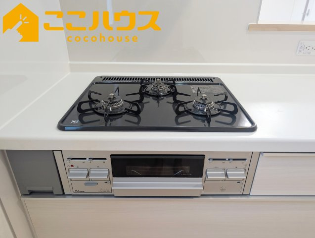 糸満市座波第2　クレイドルガーデン　新築戸建て　全4棟　2号棟のその他|三口コンロ