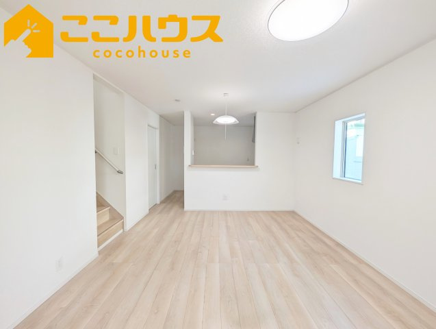 糸満市座波第2　クレイドルガーデン　新築戸建て　全4棟　2号棟の居間・リビング|LDK15帖