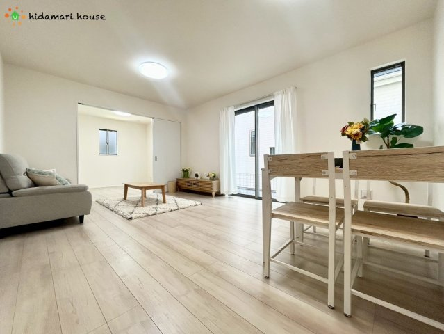 桶川市坂田東第2期　新築戸建　ハートフルタウンAの前面道路含む現地写真