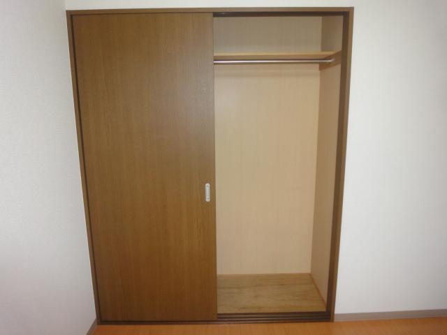 プリマヴェーラＫＭ　　刈谷市近郊の賃貸はクラスホーム刈谷店の収納|北洋室クローゼット(開）
