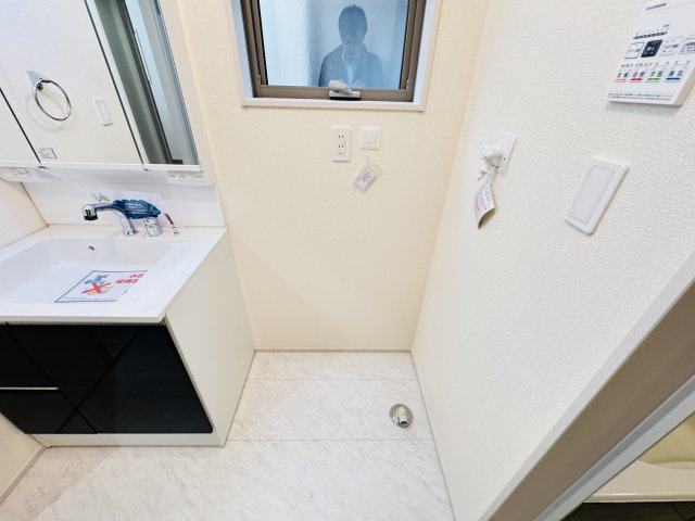 三郷市戸ケ崎１丁目新築戸建【戸ヶ崎小学校：4分】のランドリースペース|洗濯機置き場・乾燥機用ガス栓つき