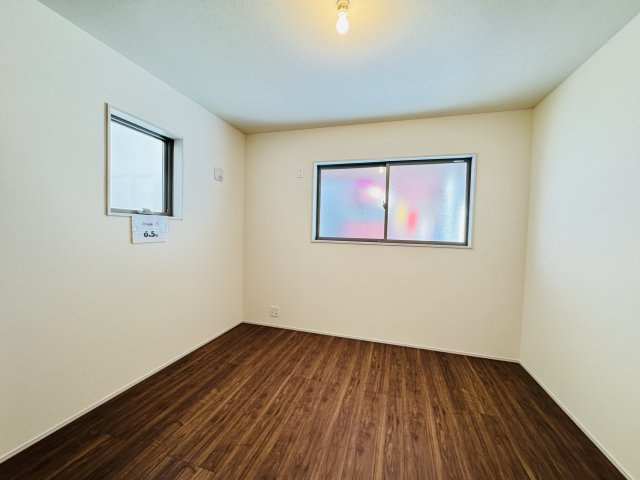 三郷市戸ケ崎１丁目新築戸建【戸ヶ崎小学校：4分】の寝室|1F6.5帖寝室