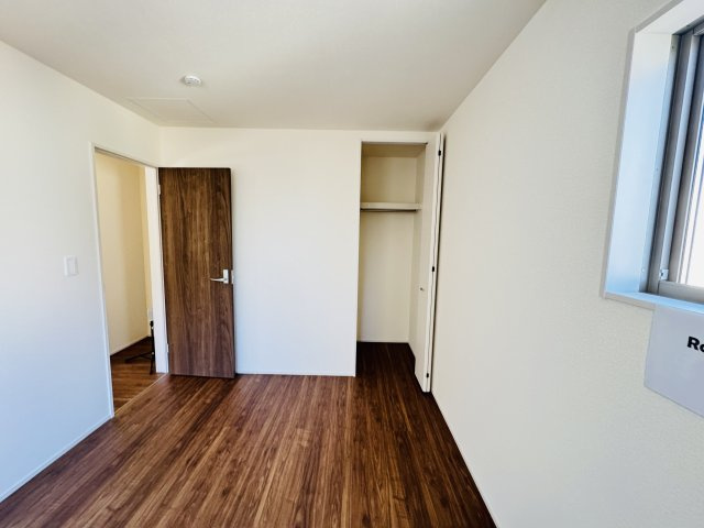 三郷市戸ケ崎１丁目新築戸建【戸ヶ崎小学校：4分】の収納|2F6帖洋室収納