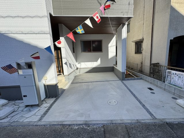 三郷市戸ケ崎１丁目新築戸建【戸ヶ崎小学校：4分】の駐車場|駐車スペース完備