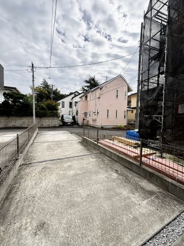 【前面道路含む現地写真】の画像