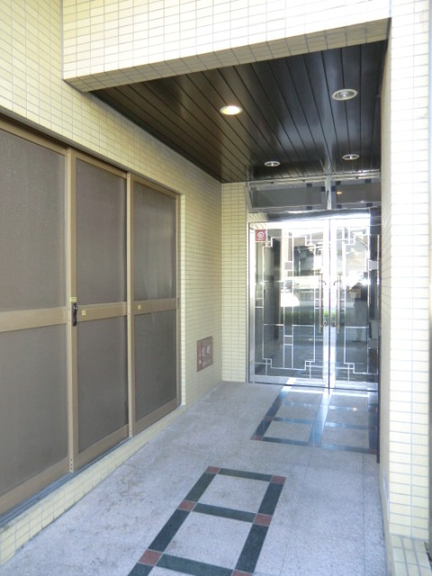 ヴァンスタージュ姫里のエントランス