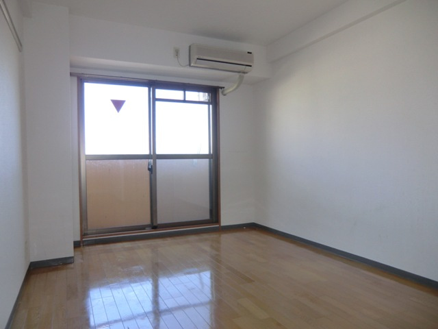 ヴァンスタージュ姫里の洋室