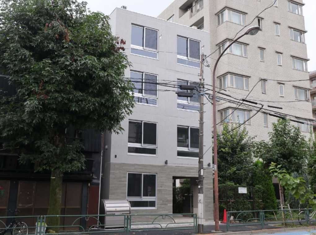 レオリオ　　築浅　角部屋　ネット無料