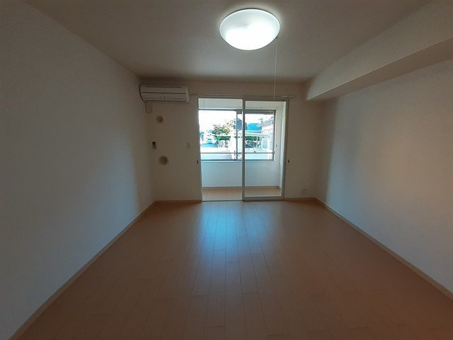 サン・ビレッジ・西方　Ⅰの居間・リビング