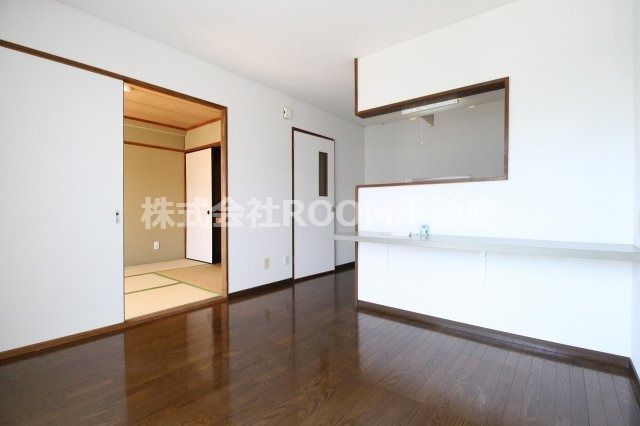 西村コーポレーションの居間・リビング