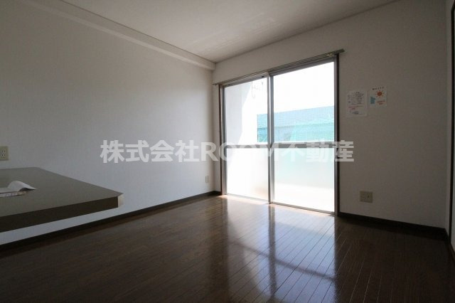 西村コーポレーションの居間・リビング