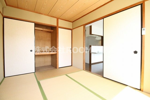 西村コーポレーションの和室