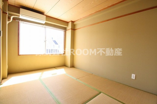 西村コーポレーションの和室