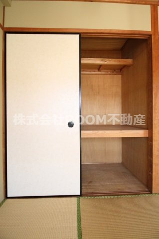 西村コーポレーションの収納