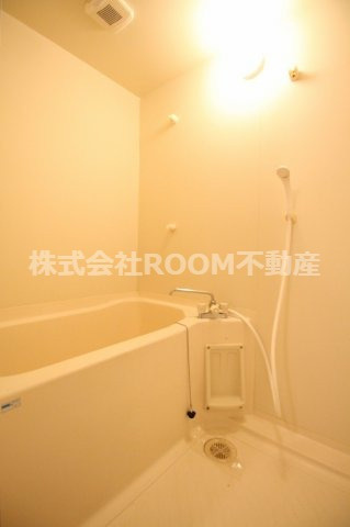 西村コーポレーションの浴室