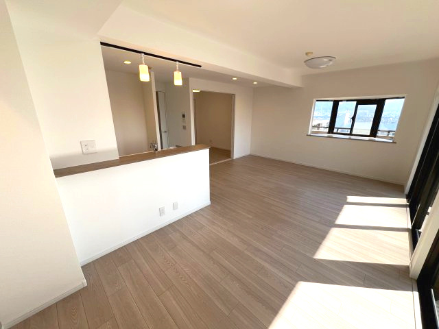 【居間・リビング】の画像